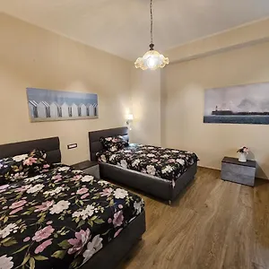 Buildings & Grounds - Casa Ugo F